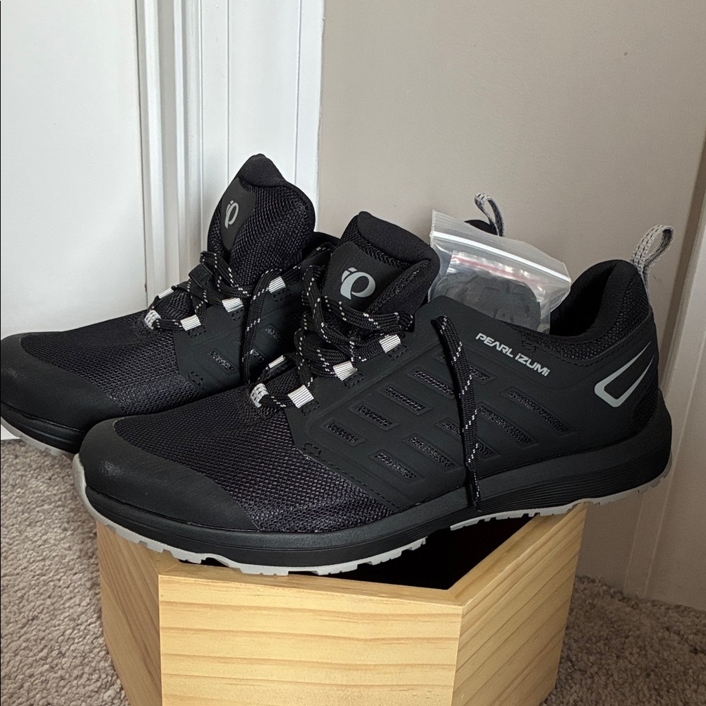 NWOT Pearl Izumi Clip Cycling Shoes Black Men's